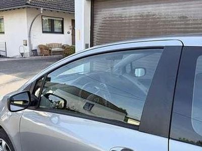 Grau Gebraucht 2006 Toyota Yaris Cool Kleinwagen | 3.300 € (Etwas zu teuer)