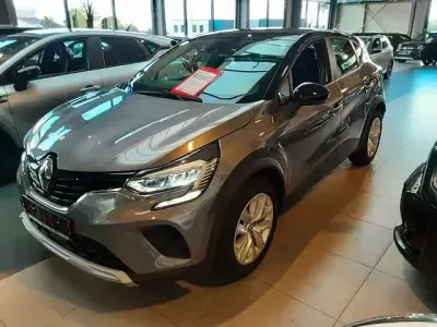 Używany Renault Captur Evolution 140 KM (102 kW) 2023 Szary SUV