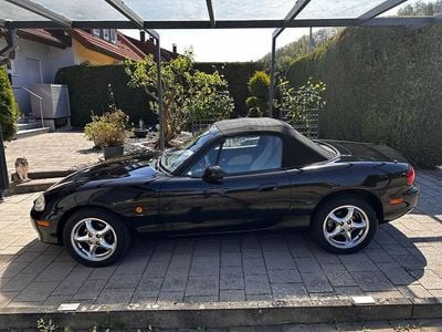 Second-hand Mazda MX5 110 CP (80 kW) 2003 Negru Cabrio