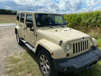 Gebraucht Jeep Wrangler Unlimited 200 PS (147 kW) 2011 Beige SUV