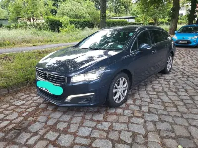 Gebraucht Peugeot 508 SW Allure 163 PS (119 kW) 2014 Blau Kombi