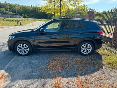 Schwarz Gebraucht 2020 BMW X1 Advantage SUV | 19.300 € (Fairer Preis)