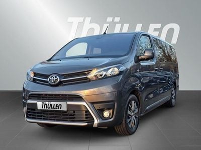 Grau Gebraucht 2023 Toyota Proace Verso Team Kombi | 36.980 € (Guter Preis)