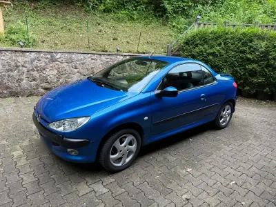 Gebraucht Peugeot 206 CC 109 PS (80 kW) 2001 Blau Cabrio