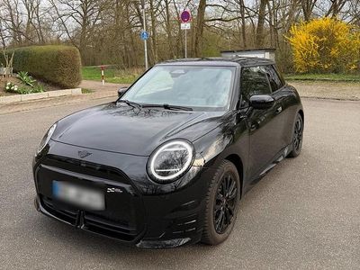 Second-hand Mini Cooper SE 159 kW (217 CP) 2025 Negru Hatchback