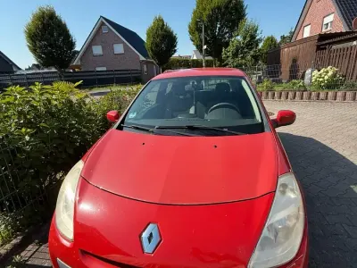 Gebraucht Renault Clio 72 PS (52 kW) 2011 Rot Kleinwagen