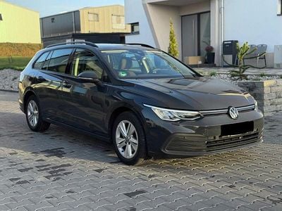 Grau Gebraucht 2021 VW Golf VIII Life Limousine | 17.400 € (Guter Preis)