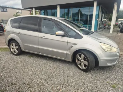 Gebraucht Ford S-MAX Titanium 140 PS (102 kW) 2008 Silber Van / Kleinbus