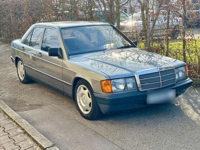 Usata Mercedes 190 118 CV (86 kW) 1985 Grigio Berlina