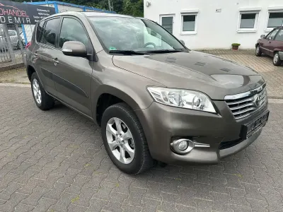 Gebraucht Toyota RAV4 Life 158 PS (116 kW) 2011 Bronze mica metallic SUV