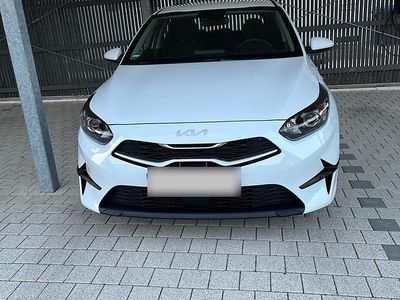 Gebraucht Kia Ceed 100 PS (73 kW) 2022 Weiß Kleinwagen