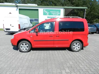 Gebraucht VW Caddy Team 109 PS (80 kW) 2008 Rot Van / Kleinbus