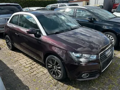 Gebraucht Audi A1 Attraction 86 PS (63 kW) 2013 Shirazrot Kleinwagen