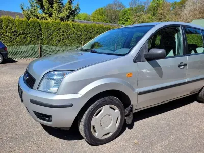 Usata Ford Fusion Ambiente 75 CV (55 kW) 2005 Argento Utilitaria