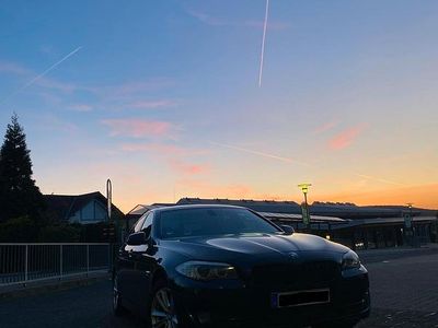 Second-hand BMW 530 258 CP (189 kW) 2011 Albastru Berlinǎ