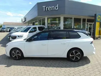 Gebraucht Opel Astra 131 PS (96 kW) 2025 Weiß Kleinwagen