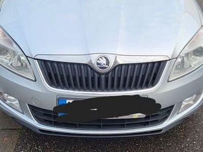 Silber Gebraucht 2015 Skoda Roomster Ambition Van / Kleinbus | 9.799 € (Etwas zu teuer)