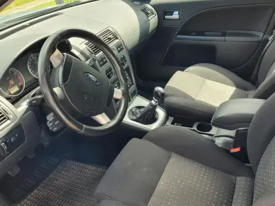 Gebraucht Ford Mondeo 125 PS (91 kW) 2001 Silber Kombi