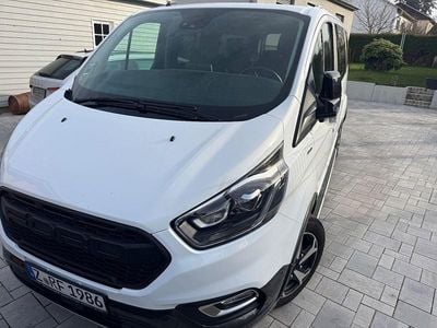 Weiß Gebraucht 2021 Ford Tourneo Active Van / Kleinbus | 36.900 € (Fairer Preis)
