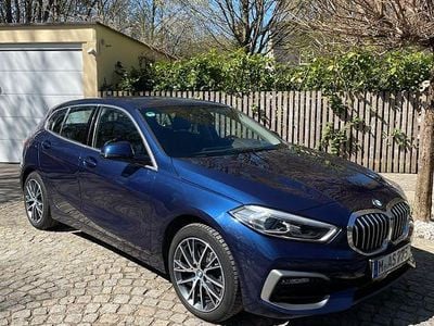 Usata BMW 118 Luxury Line 140 CV (102 kW) 2020 Blu Utilitaria