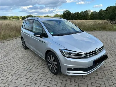 Gebraucht VW Touran IQ Drive 116 PS (85 kW) 2019 Silber Van / Kleinbus