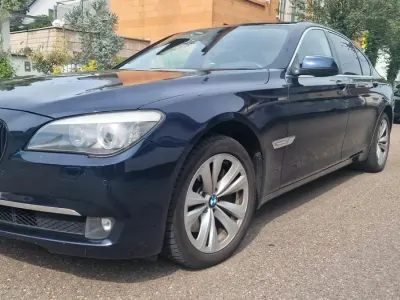 Gebraucht BMW 730 245 PS (180 kW) 2011 Limousine