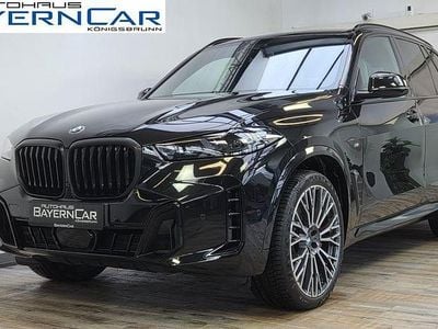 (0475) saphirschwarz metallic Gebraucht 2025 BMW X5 M Sport SUV | 91.789 € (Teuer)