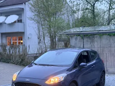 Gebraucht Ford Fiesta 70 PS (51 kW) 2018 Blau Kleinwagen