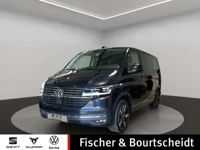 Gebraucht VW Multivan Highline 204 PS (150 kW) 2022 Blau Van / Kleinbus