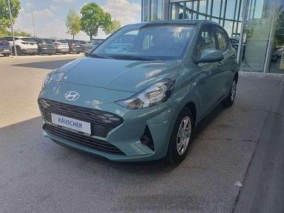 Gebraucht Hyundai i10 Select 63 PS (46 kW) 2024 Grün schwarz Kleinwagen