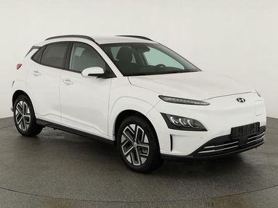 Serenity weiß metallic Gebraucht 2024 Hyundai Kona Advantage SUV | 26.684 € (Fairer Preis)
