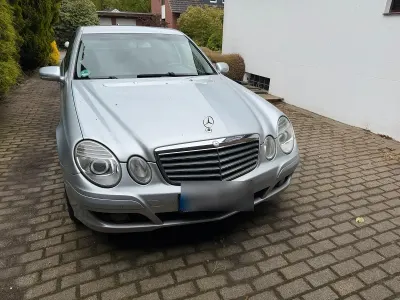Gebraucht Mercedes E200 122 PS (89 kW) 2009 Silber Limousine