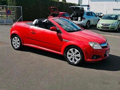 Usado Opel Tigra 90 HP (66 kW) 2006 Vermelho Cabrios