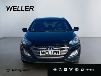 Używany Hyundai i30 101 KM (74 kW) 2017 Czarny Kombi