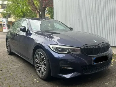 Gebraucht BMW 330 M Sport 184 PS (135 kW) 2019 Blau Limousine