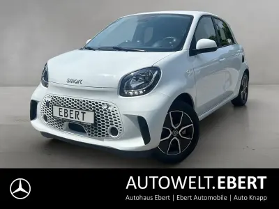 Gebraucht Smart ForFour Electric Drive Passion 60 kW (82 PS) 2021 White / white Limousine