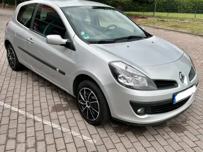 Gebraucht Renault Clio II 75 PS (55 kW) 2008 Grau Limousine