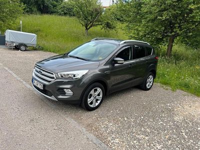 Gebraucht Ford Kuga 150 PS (110 kW) 2017 Grau SUV