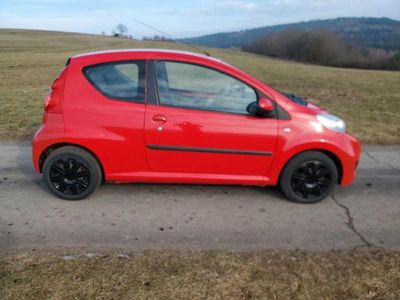 Rot Gebraucht 2012 Peugeot 107 Active Kleinwagen | 2.999 € (Guter Preis)
