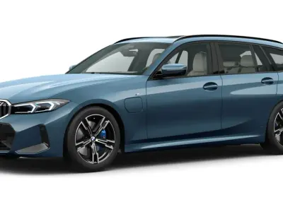 Usata BMW 330e Comfort Edition 292 CV (214 kW) 2025 Blu Station wagon