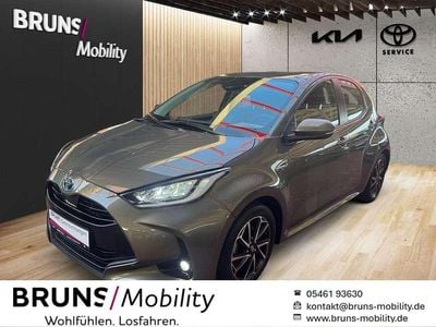 Gebraucht Toyota Yaris Hybrid Club 116 PS (85 kW) 2020 Oxide bronze Limousine