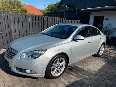 Gebraucht Opel Insignia 140 PS (102 kW) 2009 Silber Limousine