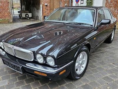 Gebraucht Jaguar XJ8 Sovereign 284 PS (208 kW) 1998 Schwarz Limousine