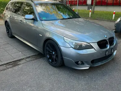 Gebraucht BMW 525 M Sport 177 PS (130 kW) 2007 Grau Kombi