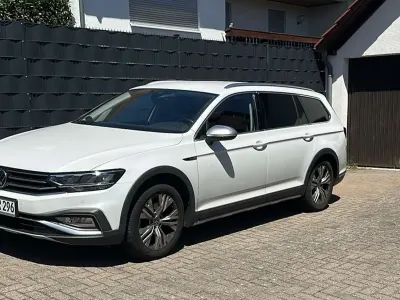 Gebraucht VW Passat Alltrack 200 PS (147 kW) 2022 Weiß Kombi