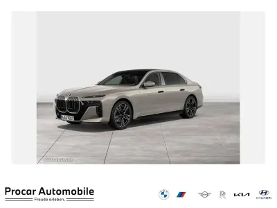 Gebraucht BMW 740 M Sport 286 PS (210 kW) 2025 Grau Limousine