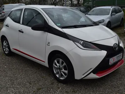 Gebraucht Toyota Aygo 69 PS (50 kW) 2017 Weiß Kleinwagen