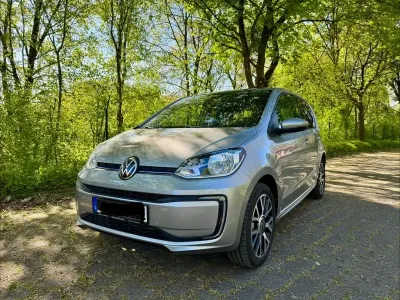 Occasion VW e-up! Edition 61 kW (83 ch) 2023 Argent Citadine