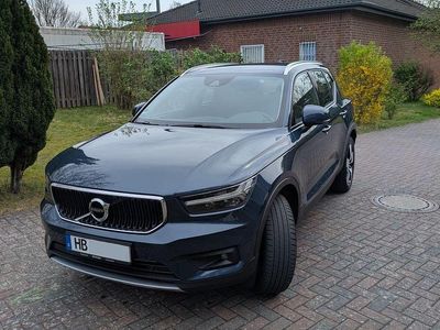 Usata Volvo XC40 Momentum 163 CV (119 kW) 2021 Blu SUV