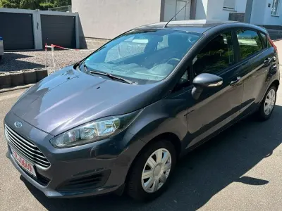 Gebraucht Ford Fiesta 81 PS (59 kW) 2014 Grau Kleinwagen